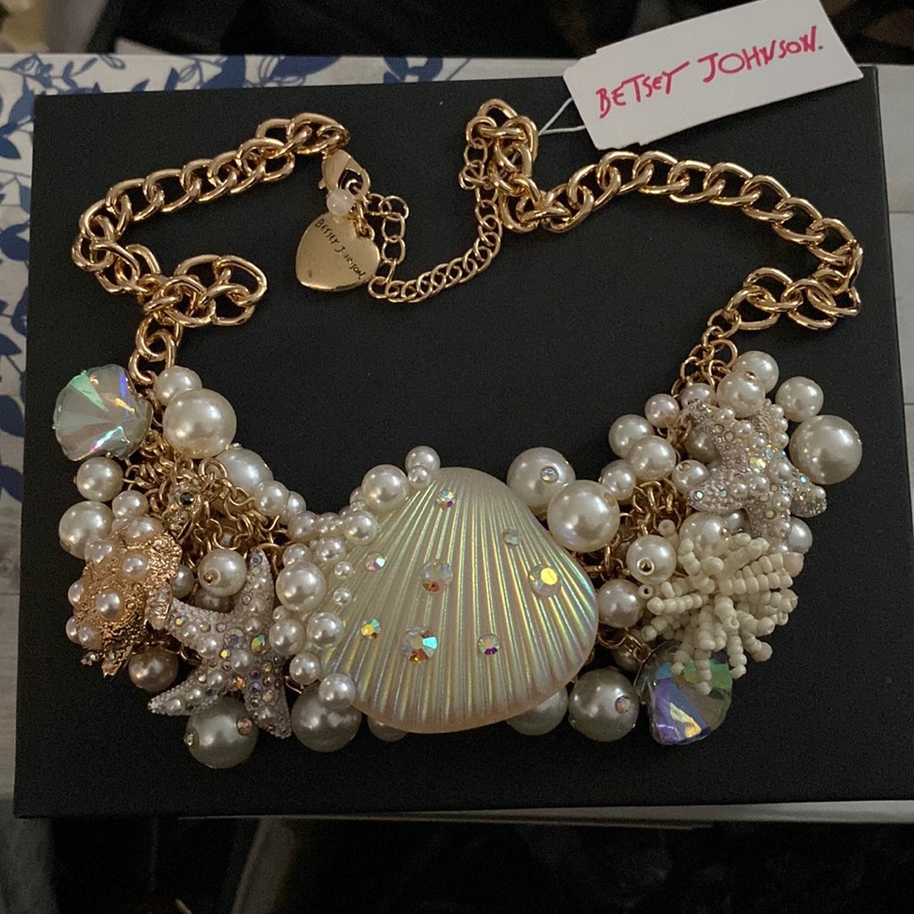 Betsy Johnson Pearl Shell Statement Necklace NWT